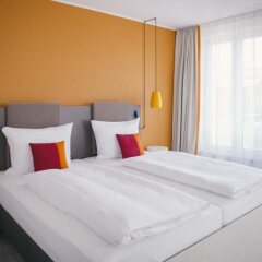 Отель Vienna House Easy Leipzig Германия, Лейпциг - 2 отзыва об отеле, цены и фото номеров - забронировать отель Vienna House Easy Leipzig онлайн комната для гостей фото 2