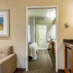 Quality Suites Downtown San Luis Obispo in San Luis Obispo, United States of America from 264$, photos, reviews - zenhotels.com bathroom