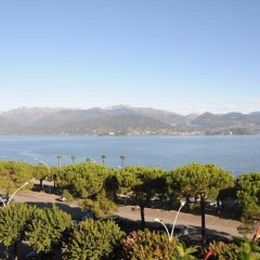 Отель Italie et Suisse Италия, Стреза - 1 отзыв об отеле, цены и фото номеров - забронировать отель Italie et Suisse онлайн приотельная территория фото 2