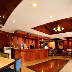 Отель Silom Village Inn гостиничный бар