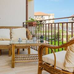 Апартаменты 1 Bedroom Apartment in Dafinka Guest House Равда балкон