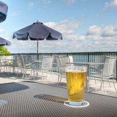 Отель Four Points by Sheraton Niagara Falls США, Ниагара-Фолс - отзывы, цены и фото номеров - забронировать отель Four Points by Sheraton Niagara Falls онлайн балкон