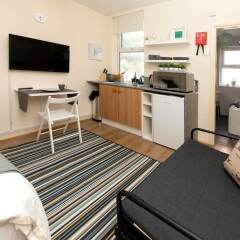 Отель Cosy Studio in Heart of West Didsbury Великобритания, Манчестер - отзывы, цены и фото номеров - забронировать отель Cosy Studio in Heart of West Didsbury онлайн комната для гостей фото 2