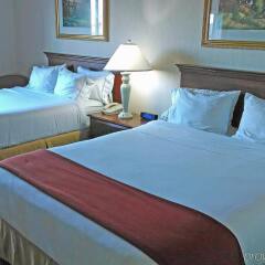 Отель Holiday Inn Express Ex I-71 / OH State Fair / Expo Center комната для гостей фото 5