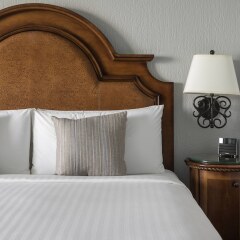 Отель Marriott Cancun Resort сейф в номере