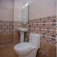 Отель OYO 264 Hotel Antique Kutty Непал, Катманду - отзывы, цены и фото номеров - забронировать отель OYO 264 Hotel Antique Kutty онлайн ванная фото 2