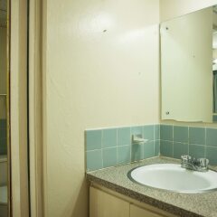 Отель Starfish Beach Studio At Montego Bay Club Resort Ямайка, Монтего-Бей - отзывы, цены и фото номеров - забронировать отель Starfish Beach Studio At Montego Bay Club Resort онлайн ванная фото 2