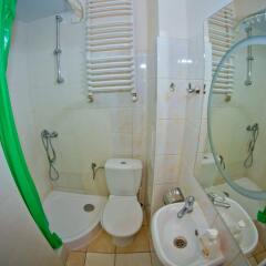 Отель B Movie Guest Rooms ванная фото 2