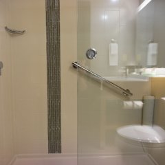 Hyatt Place Iowa City Downtown in Iowa City, United States of America from 128$, photos, reviews - zenhotels.com bathroom