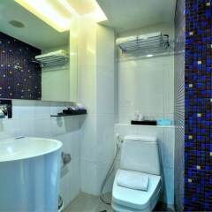 Отель Aspira Skyy Sukhumvit 1 Таиланд, Бангкок - отзывы, цены и фото номеров - забронировать отель Aspira Skyy Sukhumvit 1 онлайн ванная