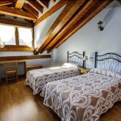 Отель Apartamentos La Dobra фото 4