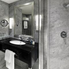 Отель The Park Tower Knightsbridge, A Luxury Collection Hotel Великобритания, Лондон - отзывы, цены и фото номеров - забронировать отель The Park Tower Knightsbridge, A Luxury Collection Hotel онлайн ванная фото 2