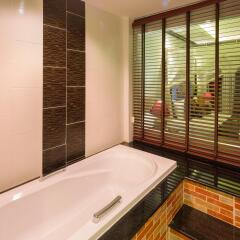 Tanawan Phuket Hotel 3* Номер Делюкс с различными типами кроватей фото 5