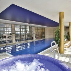Adina Apartment Hotel Budapest бассейн