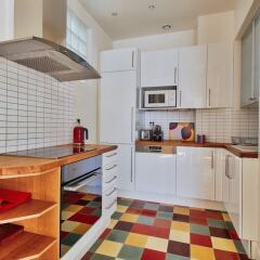 Отель Luminous Apt near Galerie Lafayette Париж в номере