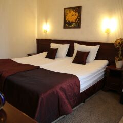 Hotel Aris сейф в номере