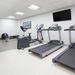 Отель Holiday Inn Ottawa East Канада, Оттава - отзывы, цены и фото номеров - забронировать отель Holiday Inn Ottawa East онлайн фитнесс-зал фото 4