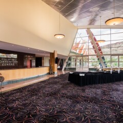 Отель Crowne Plaza Alice Springs Lasseters интерьер отеля