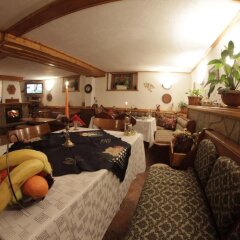 Отель Dobrikovskata Guest House Чепеларе гостиничный бар