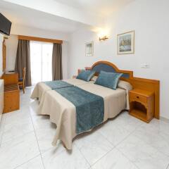 Отель Hostal Marí комната для гостей фото 2