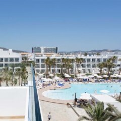 Отель Grand Palladium White Island Resort & Spa - All Inclusive Испания, Сан-Жозеф де Са Талая - отзывы, цены и фото номеров - забронировать отель Grand Palladium White Island Resort & Spa - All Inclusive онлайн балкон