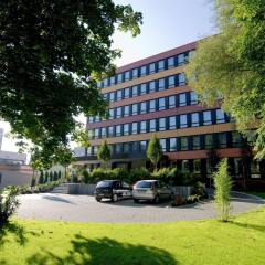 Отель ACHAT Premium Hotel München Süd Германия, Мюнхен - 1 отзыв об отеле, цены и фото номеров - забронировать отель ACHAT Premium Hotel München Süd онлайн парковка