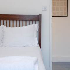 Отель Stunning 3 Bedrooms Apartment on Portobello Road Великобритания, Лондон - отзывы, цены и фото номеров - забронировать отель Stunning 3 Bedrooms Apartment on Portobello Road онлайн комната для гостей фото 3