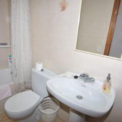 Отель Hostal Can Salvador Курорт Росес ванная