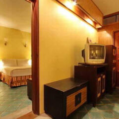 Отель World Resort Самуи сейф в номере