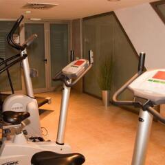 Hotel ILUNION Malaga фитнесс-зал фото 4