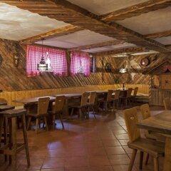 Отель Pension an der Mayenburg Лана гостиничный бар