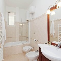 Отель Cozy Domus My Extra Home Италия, Рим - отзывы, цены и фото номеров - забронировать отель Cozy Domus My Extra Home онлайн ванная фото 2