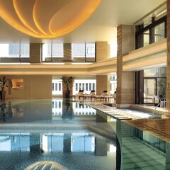 Отель The Peninsula Tokyo Токио бассейн