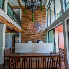 Отель Tonsai Bay Resort интерьер отеля