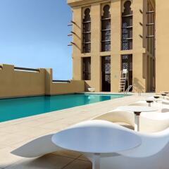 Отель Premier Inn Dubai Al Jaddaf бассейн фото 2