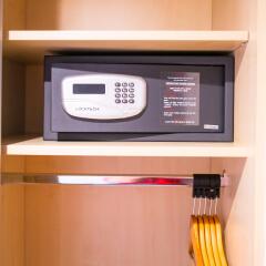 Hotel Alize Mouscron сейф в номере