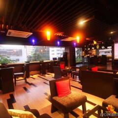 Отель Golden Tulip Mandison Suites Бангкок гостиничный бар