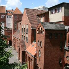 Отель Three Little Pigs Hostel Berlin Германия, Берлин - 3 отзыва об отеле, цены и фото номеров - забронировать отель Three Little Pigs Hostel Berlin онлайн вид на фасад