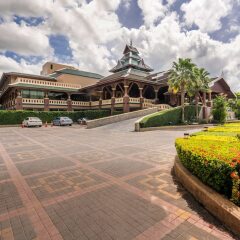 Отель Novotel Phuket Vintage Park парковка