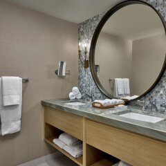 Отель Loews Santa Monica Санта-Моника ванная фото 2