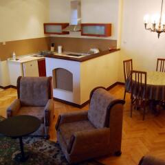 Апартаменты Home & Travel Apartments комната для гостей фото 4