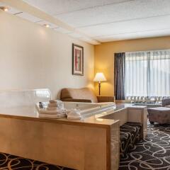 Отель Quality Hotel & Suites At The Falls США, Ниагара-Фолс - отзывы, цены и фото номеров - забронировать отель Quality Hotel & Suites At The Falls онлайн комната для гостей фото 4
