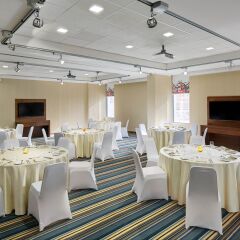 Отель Aloft Riyadh