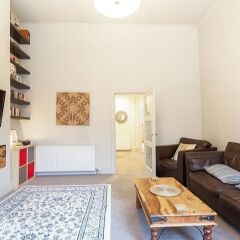 Апартаменты Vibrant Spacious Apartment In West End Глазго комната для гостей фото 4
