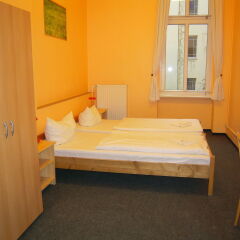 Happy Go Lucky Hotel + Hostel Берлин комната для гостей фото 3