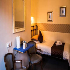 Отель St Raphael Guest House развлечения
