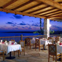 Coral Beach Hotel and Resort питание
