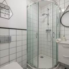 Отель UNIT Short Rent Apartment by Warsaw Metro Station Польша, Варшава - отзывы, цены и фото номеров - забронировать отель UNIT Short Rent Apartment by Warsaw Metro Station онлайн ванная