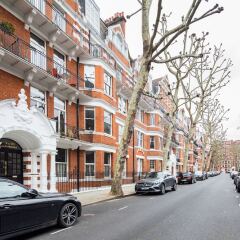 Отель Iverna Gardens by Lime Street Лондон фото 2
