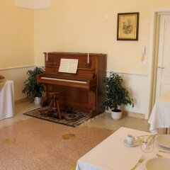Отель Dimora Le Tre Muse Bed & Breakfast Лечче интерьер отеля